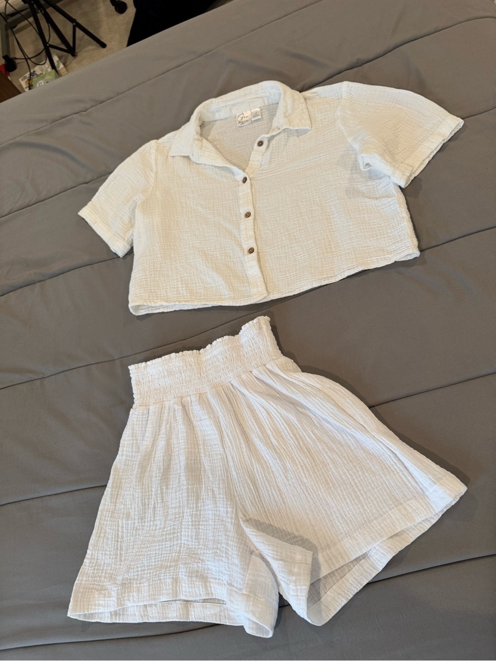Textured Two-Piece Cropped Button Shirt & High-Waist Shorts Set - White Large